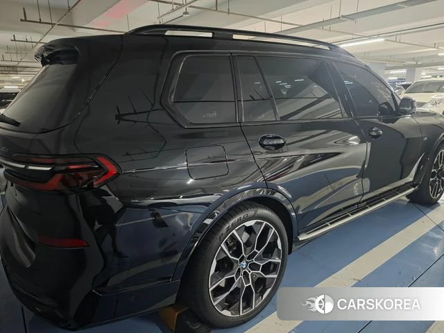 BMW X7 (G07) 2025 Черный из Кореи, фото 6