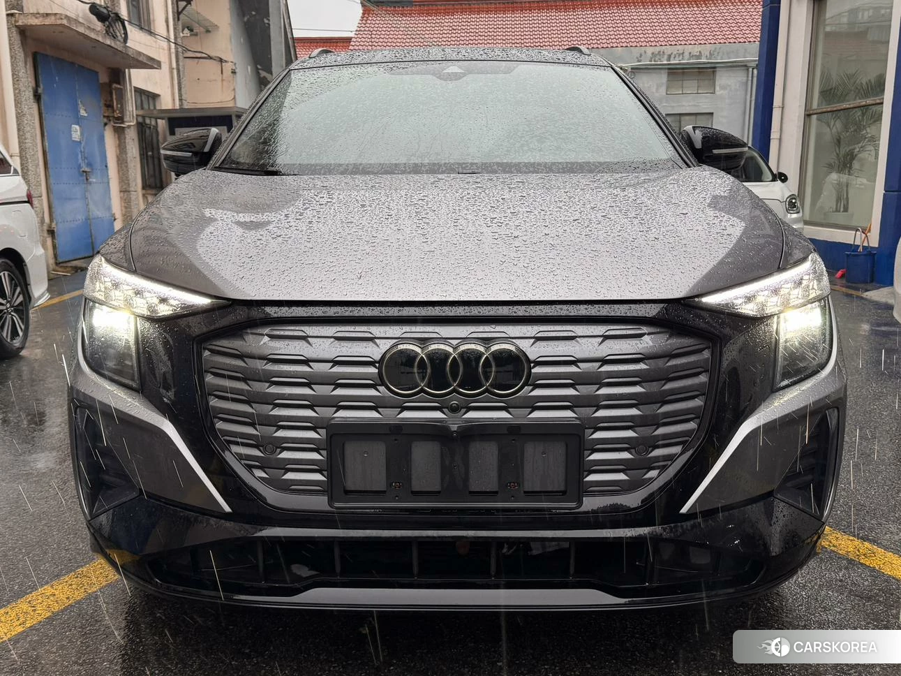 Audi Q5L 2022 Темно-серый из Китая, фото 4