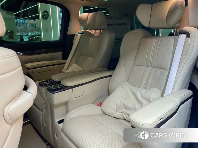 Toyota Vellfire 2022 Черный из Китая, фото 6