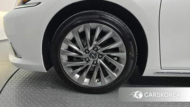 Lexus ES300h 7th generation id 5015603 из Кореи 25