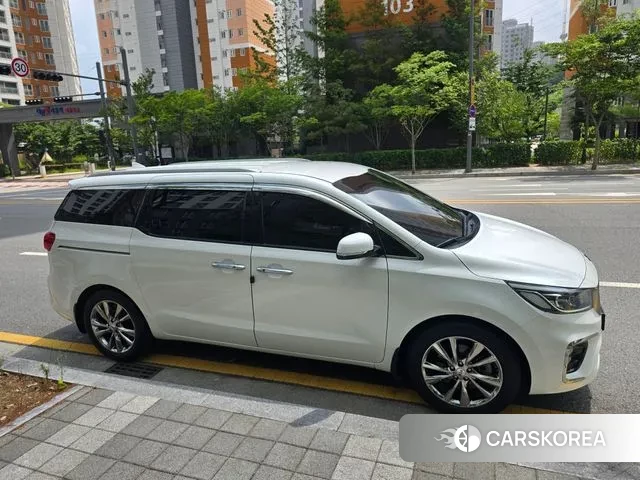 Kia The New Carnival id 3004610 из Кореи 14