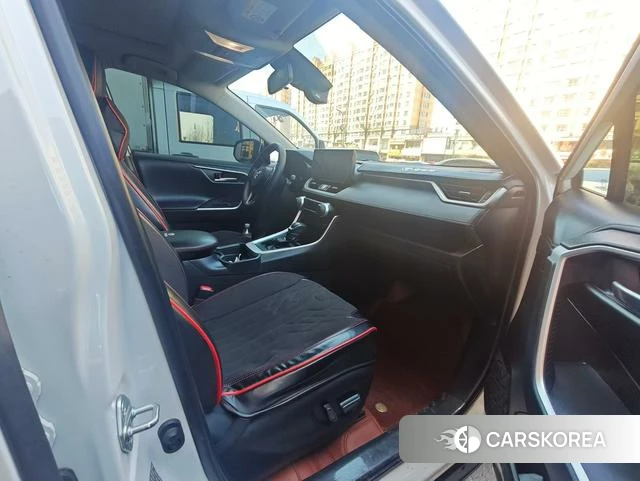 Toyota RAV4 2024 Белый из Китая, фото 4