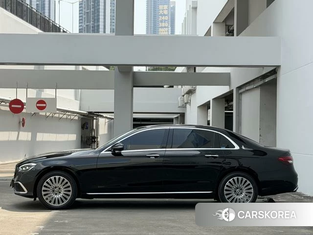 Mercedes-Benz E-Class 2023 Черный из Китая, фото 6