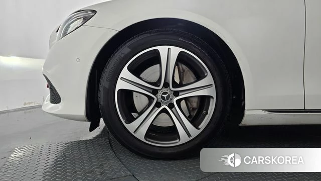 Mercedes-Benz E-Class W213 id 5013711 из Кореи 28