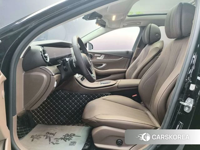 Mercedes-Benz E-Class 2023 Черный из Китая, фото 6