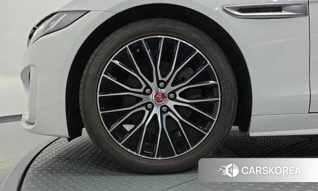 Jaguar XE id 4959425 из Кореи 24