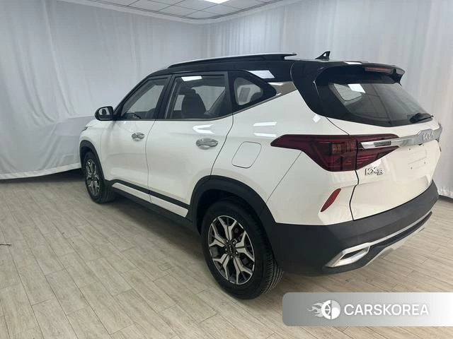 Kia KX3 2022 Белый из Китая, фото 4