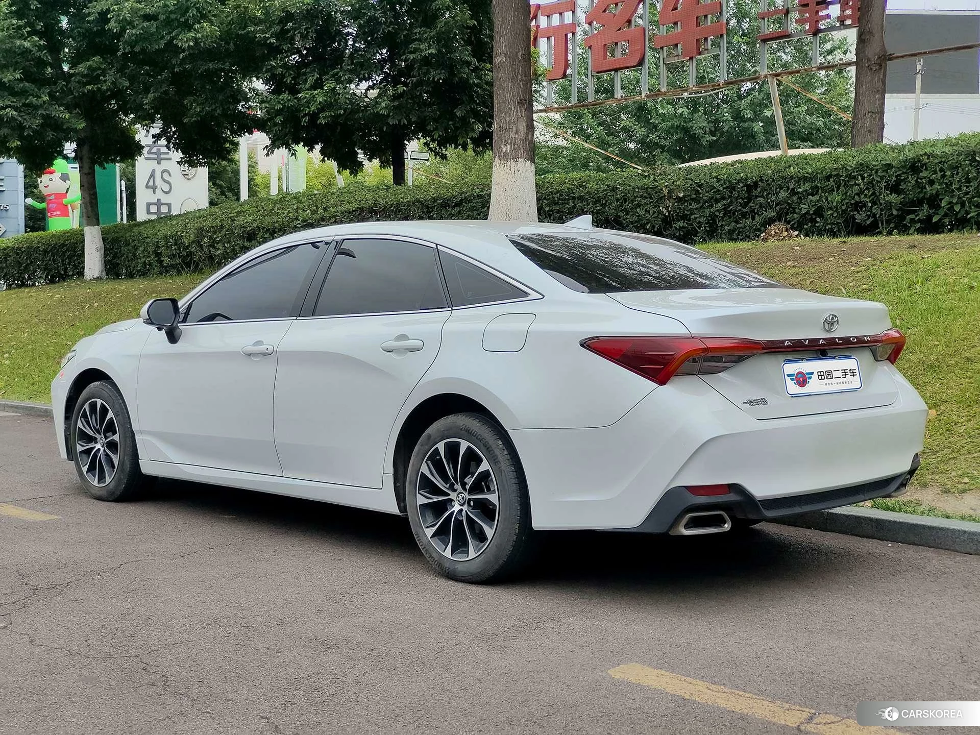 Toyota Avalon 2023 Белый из Китая, фото 5