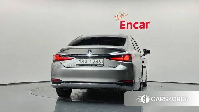 Lexus ES300h 7th generation id 4952799 из Кореи 27
