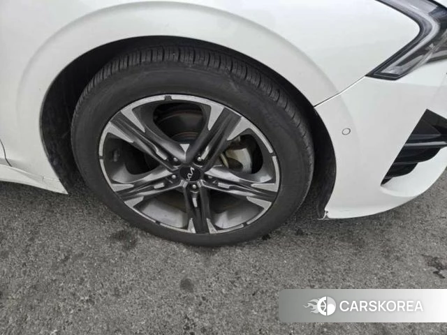 Kia K5 3rd generation 2023 Белый из Кореи, фото 4