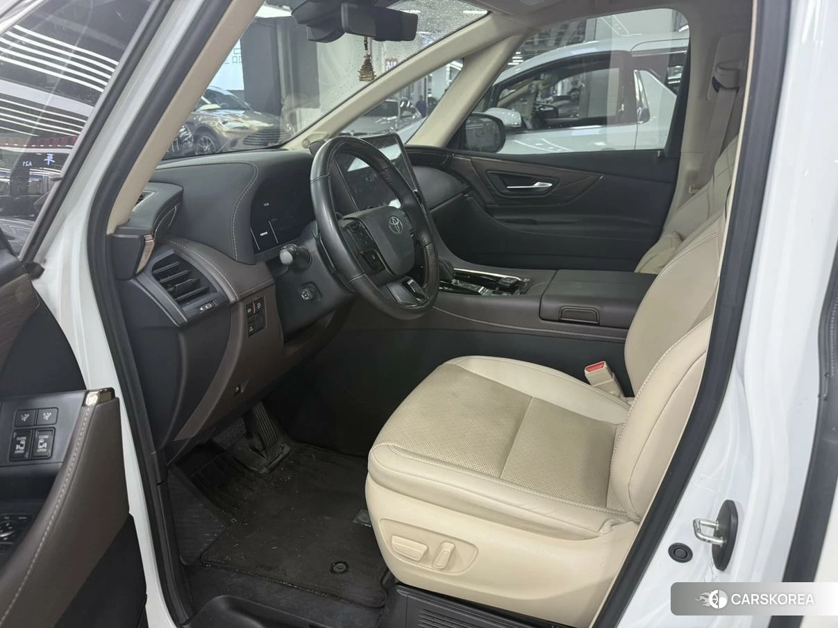 Toyota Alphard 2022 Белый из Китая, фото 4