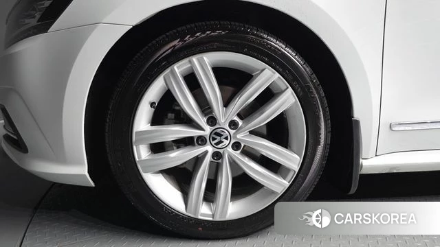 Volkswagen The New Passat id 4983112 из Кореи 26