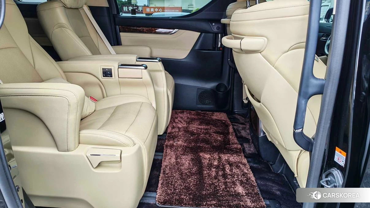 Toyota Alphard 2021 Черный из Китая, фото 4