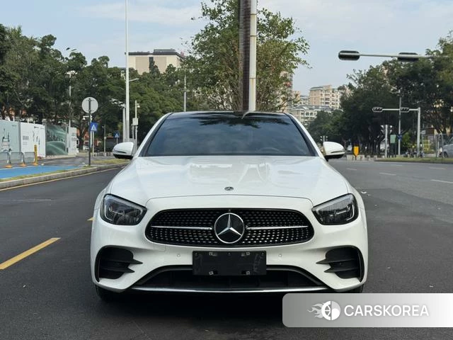 Mercedes-Benz E-Class 2022 Белый из Китая, фото 5