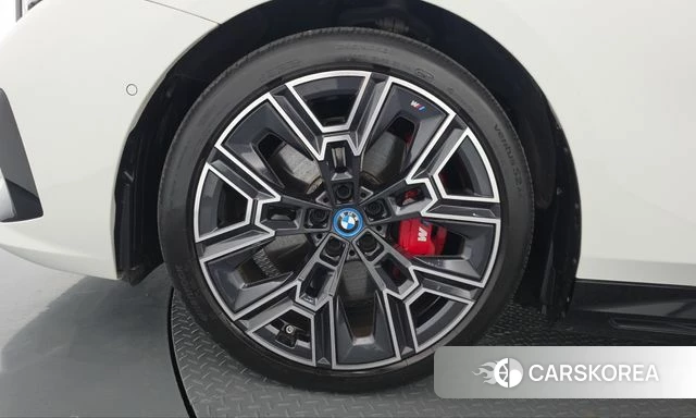 BMW i5 (G60) id 5016345 из Кореи 29