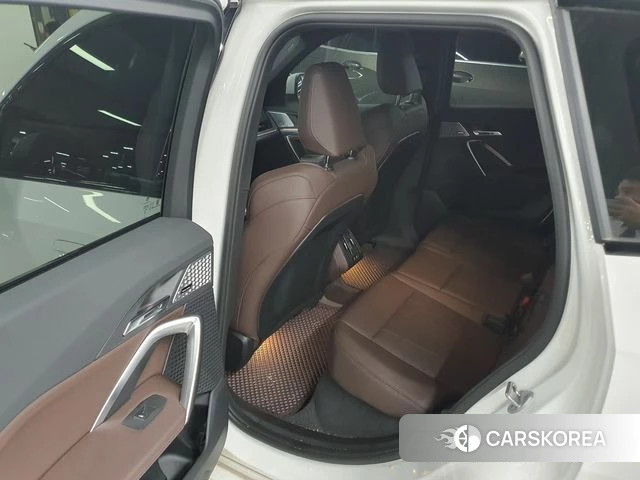 BMW iX1 (U11) 2025 Белый из Кореи, фото 5