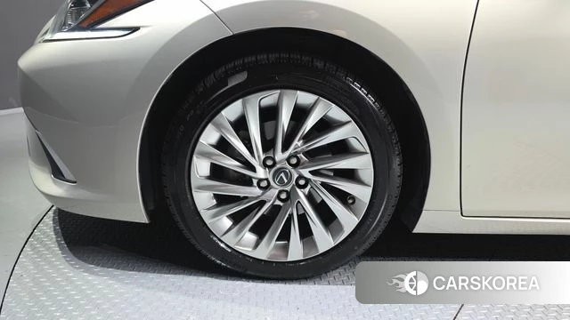 Lexus ES300h 7th generation id 4952540 из Кореи 27
