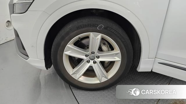Audi Q8 (4M) id 4906484 из Кореи 28