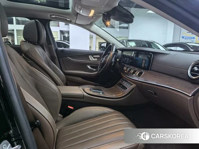 Mercedes-Benz E-Class 2021 Черный из Китая, фото 6