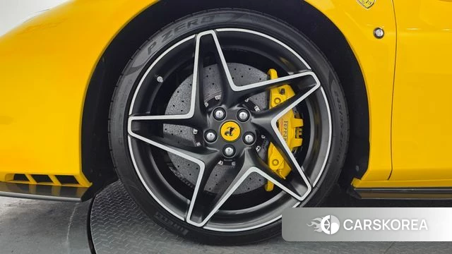 Ferrari F8 Tributo id 4855702 из Кореи 15