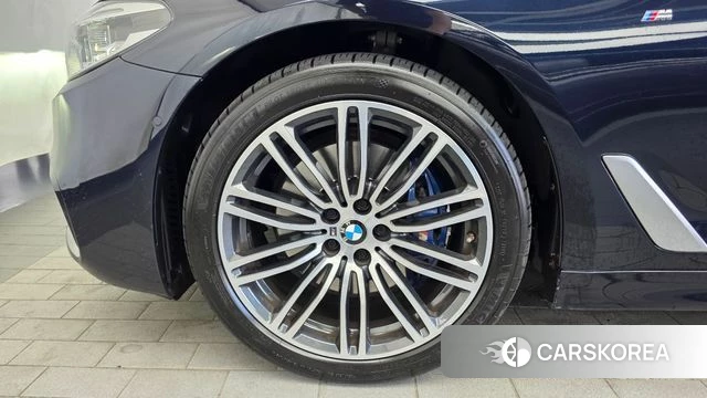 BMW 5 Series (G30) id 4978103 из Кореи 26
