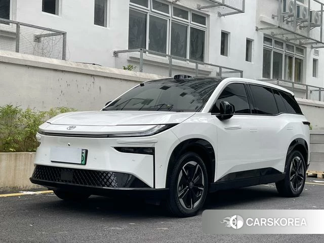 Toyota bZ3X 2026 Белый из Китая, фото 5
