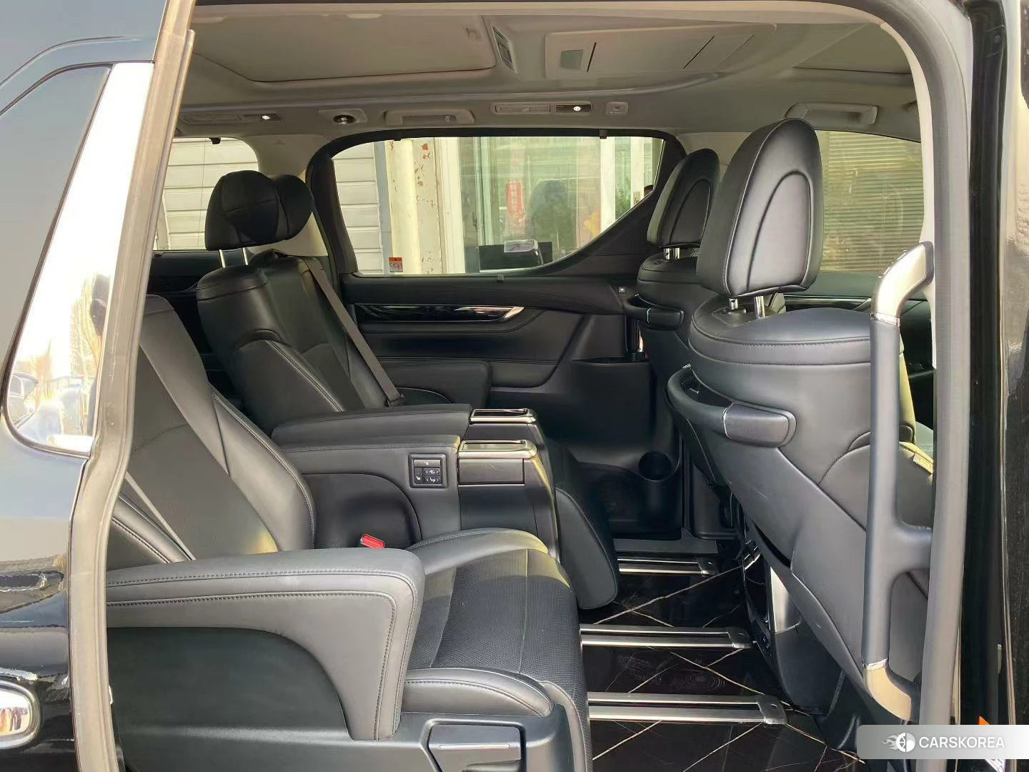 Toyota Vellfire 2022 Черный из Китая, фото 6