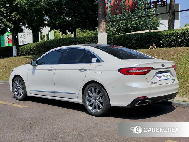 Ford Taurus 2021 Белый из Китая, фото 6