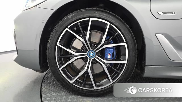 BMW 5 Series (G30) id 4942231 из Кореи 28