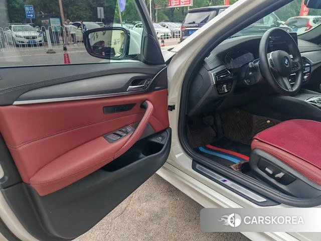 BMW 5 series 2021 Белый из Китая, фото 5