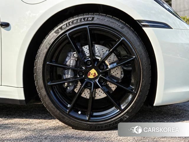 Porsche 911(992) id 4990532 из Кореи 15