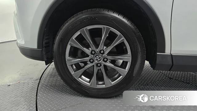 Toyota RAV4 id 4998820 из Кореи 15