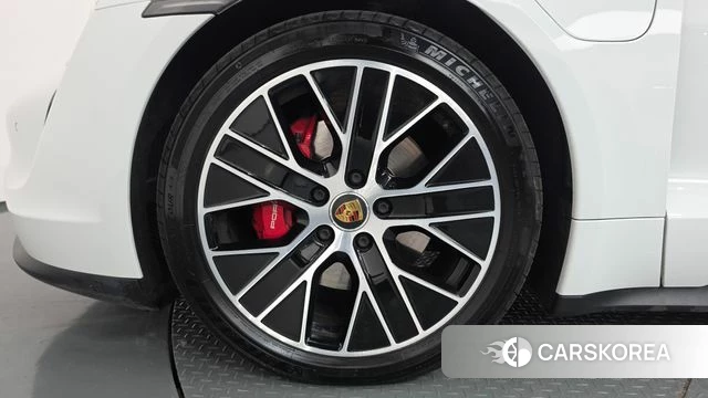 Porsche Taycan id 4992507 из Кореи 28