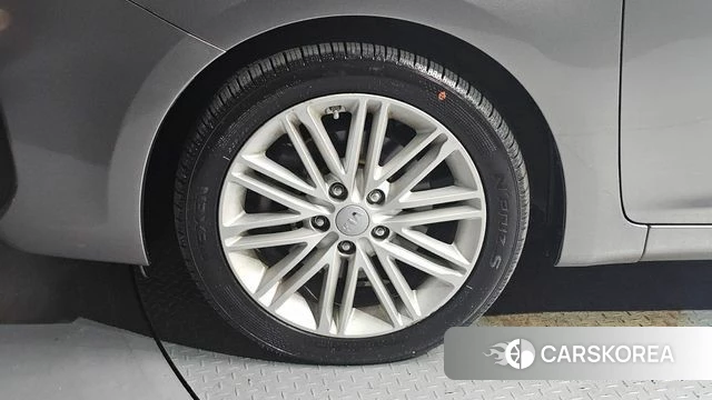 Kia The New Carens id 4988323 из Кореи 25