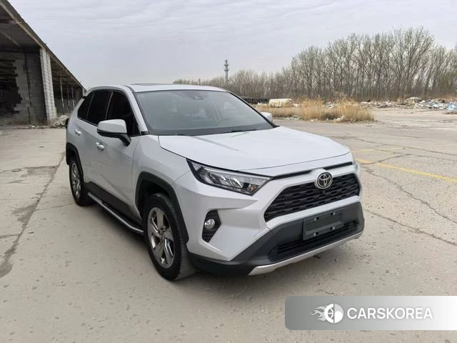 Toyota RAV4 2022 Серебристо-серый из Китая, фото 6