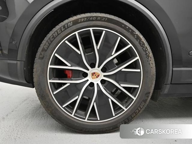 Porsche Makan EV id 4995384 из Кореи 15