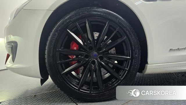 Maserati Quattroporte id 4952570 из Кореи 27