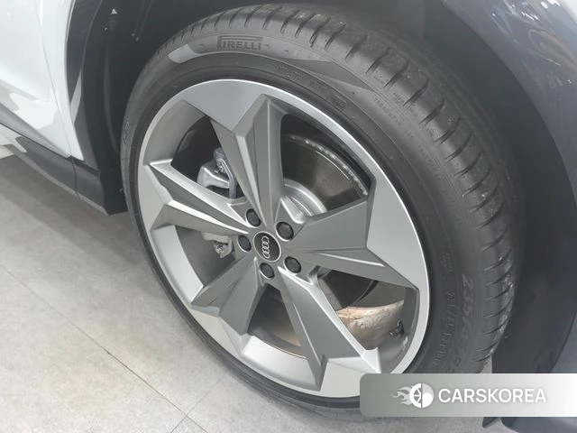 Audi Q4 e-Tron (F4) id 4979957 из Кореи 8