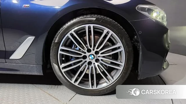 BMW 5 Series (G30) id 3748067 из Кореи 15