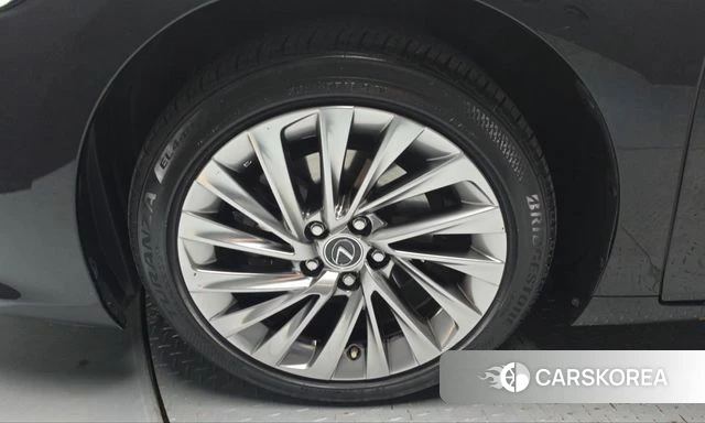 Lexus ES300h 7th generation id 5016404 из Кореи 33