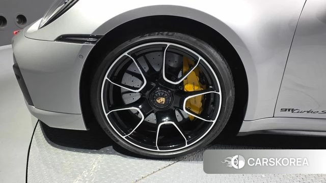 Porsche 911(992) id 4758572 из Кореи 26