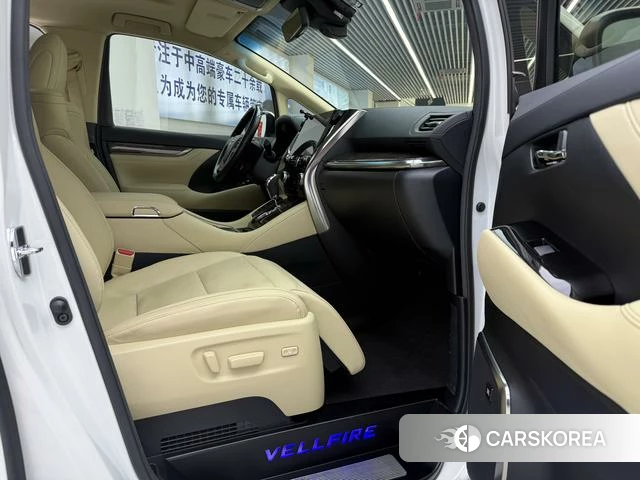 Toyota Vellfire 2021 Белый из Китая, фото 5