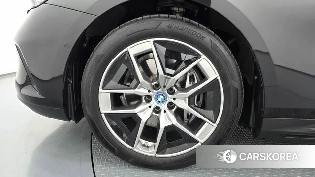 BMW i5 (G60) id 4427191 из Кореи 28