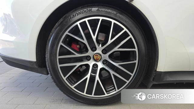 Porsche Taycan id 4966577 из Кореи 28