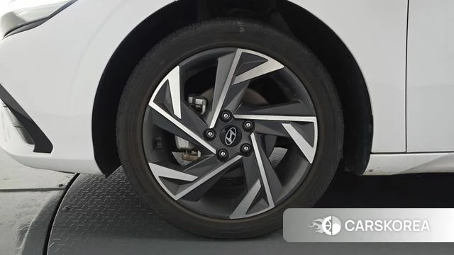 Hyundai The New Avante (CN7) id 4935113 из Кореи 27