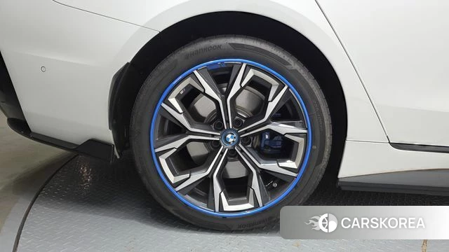 BMW i4 id 5011999 из Кореи 35
