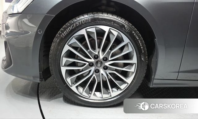Audi A6 (C8) id 5021045 из Кореи 32