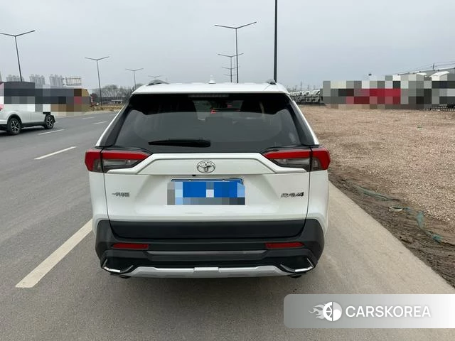Toyota RAV4 2021 Белый из Китая, фото 5