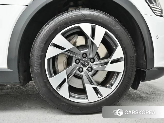 Audi Q8 e-Tron (GE) id 4230058 из Кореи 15