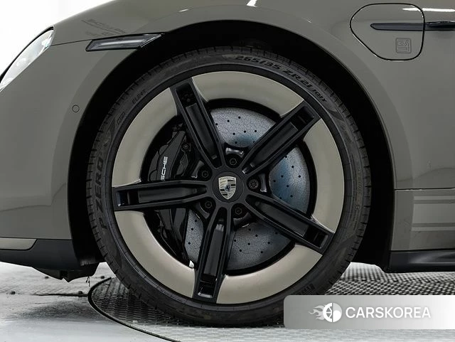 Porsche Taycan id 4700503 из Кореи 15